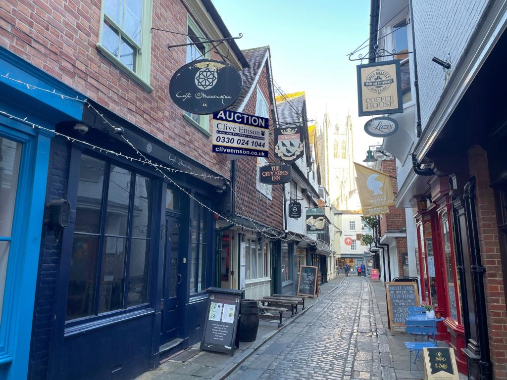 Lot: 128 - FORMER CAFÉ/RESTAURANT IN PRIME CITY CENTRE LOCATION -